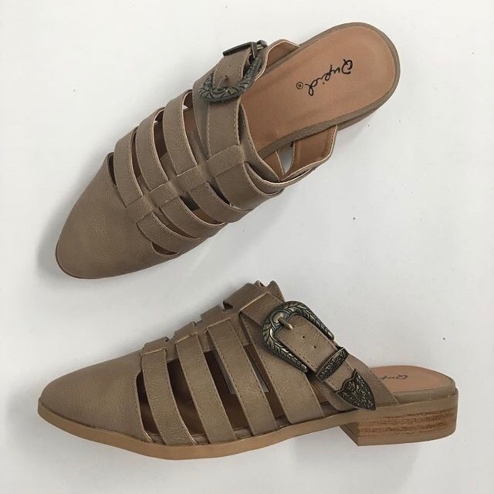 Qupid Tuxedo shoe in Taupe🤩